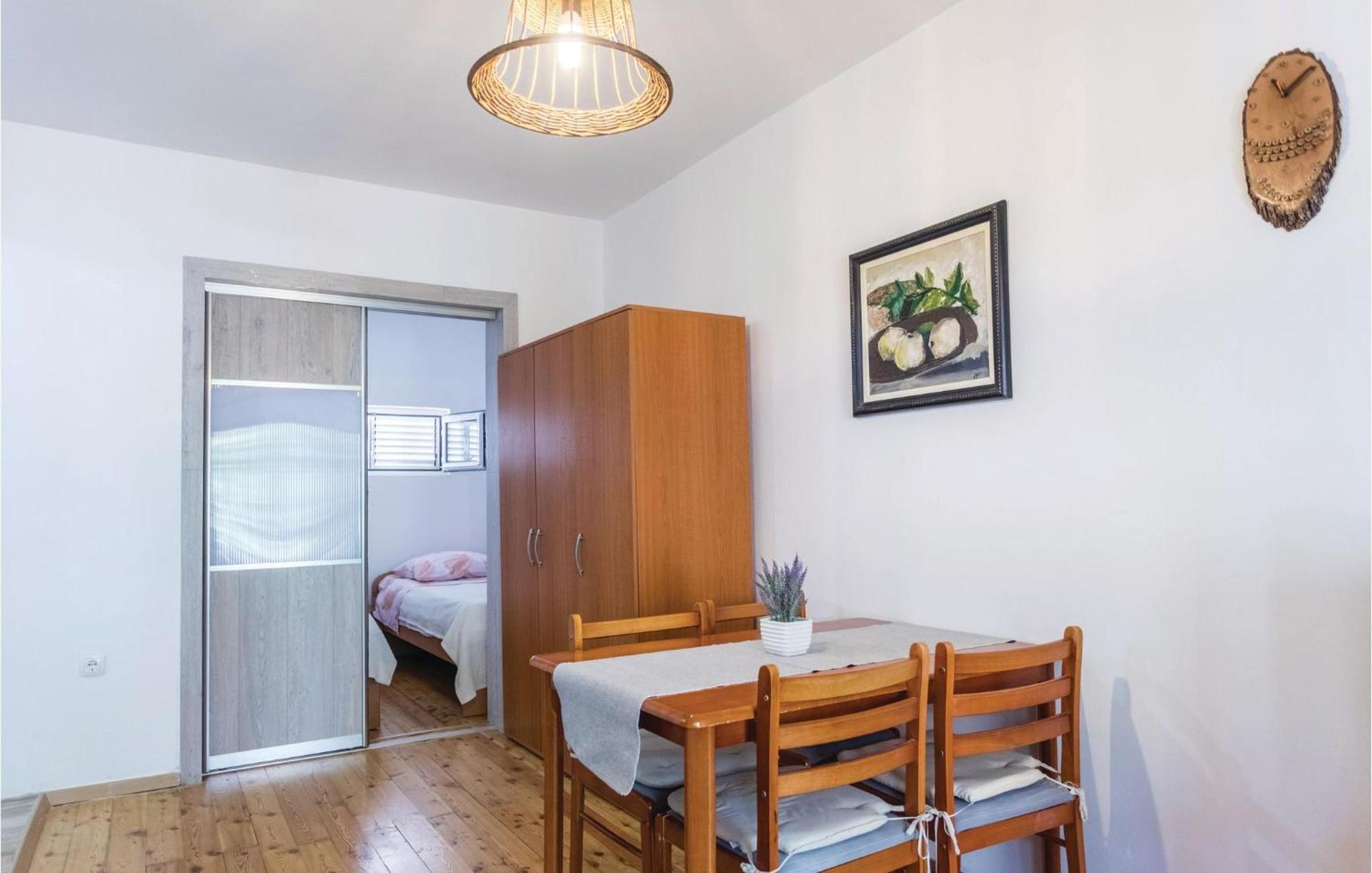 Awesome Apartment In Klek With Kitchen Exterior foto